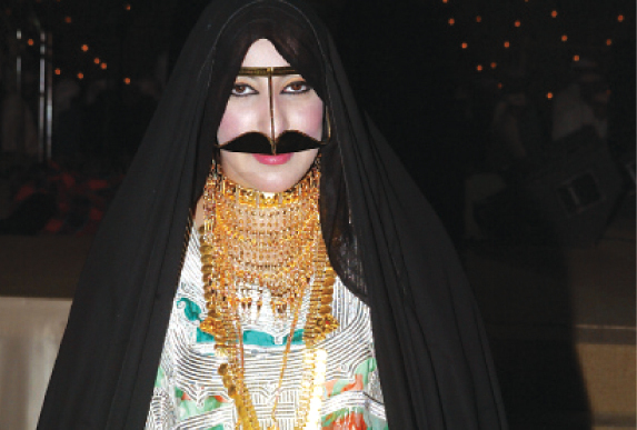للمرأة الزي السعودي الأزياء الشعبية