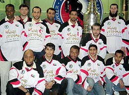 منتخب هوكي الجليد يخوض أول مباراة في كندا