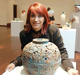 خزف وسيراميك يمزجان التراث الفارسي بالحداثة الأوروبية