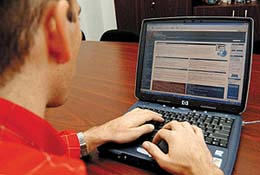 الصحافة الالكترونية تطير خارج القفص