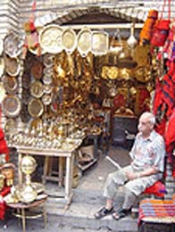 «سوق الصفافير» .. يقترب من صافرة النهاية