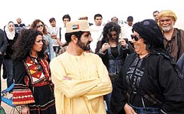 محمد بن راشد يشهد تصوير «صراع على الرمال»