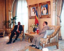 ملك سوازيلاند يلتقي مجموعة بلاك بيرل