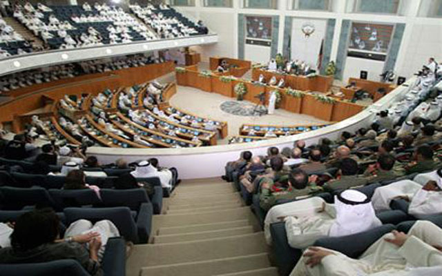 الحكومة الكويتية تقدم استقالتها للأمير وتطرد 3 دبلوماسيين إيرانيين