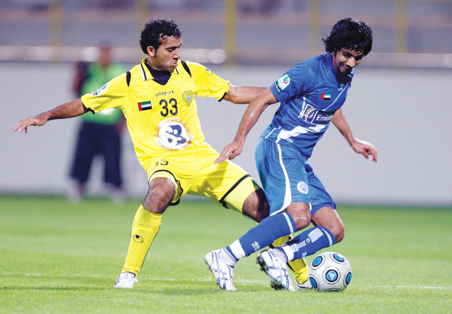 "جانب من مباراة الذهاب بين النصر والوصل"