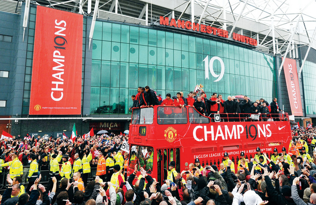 "الاحتفالات انطلقت من ملعب الأولد ترافورد"