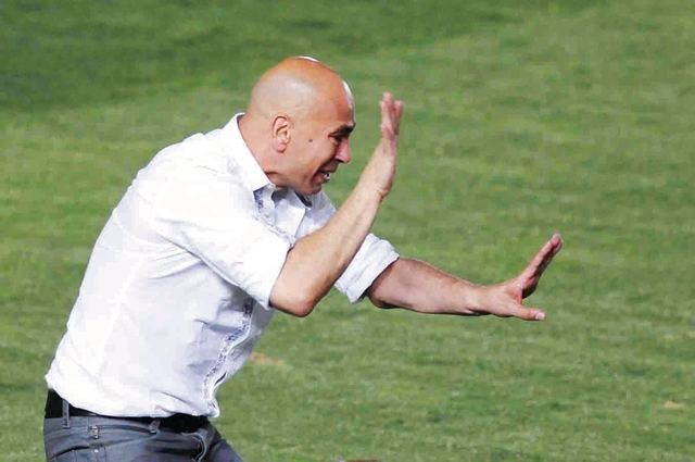 "حسام حسن ظهر منفعلًا أثناء المباراة"