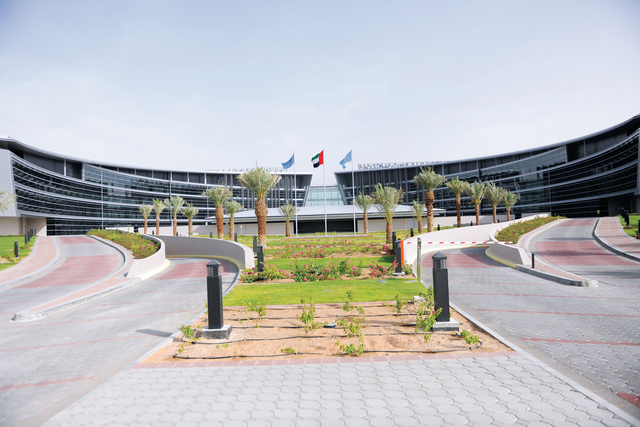 "مدخل الحرم الجامعي الجديد"