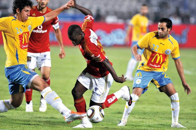 "الأهلي انفرد بالصدارة بفارق 5 نقاط بعد فوزه على الاسماعيلي"