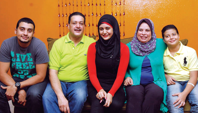"شذى رمضان وسط أسرتها"