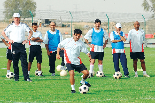 "المدرب المواطن يعاني من انعدام الفرصة"