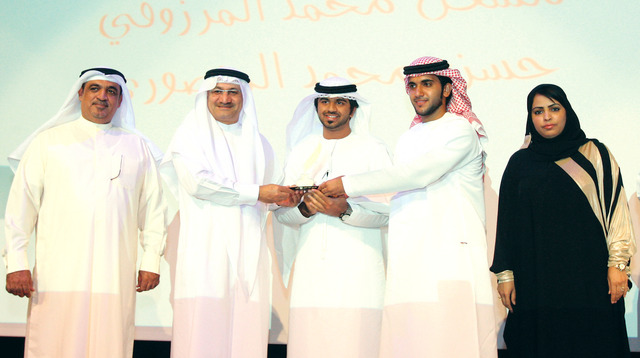 "القطامي والنعيمي يكرمان الفائزين"