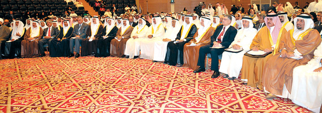 "جانب من الجلسة الافتتاحية للمؤتمر الحوار (بنا)"