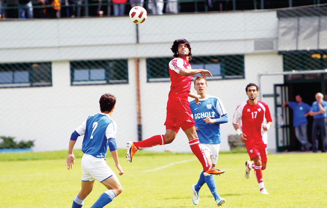 "لاعبو المنتخب يؤيدون احتراف الكمالي (تصوير عادل النعيمي)"