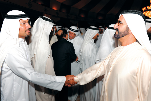 "محمد بن راشد يتلقى التهاني من المواطنين"