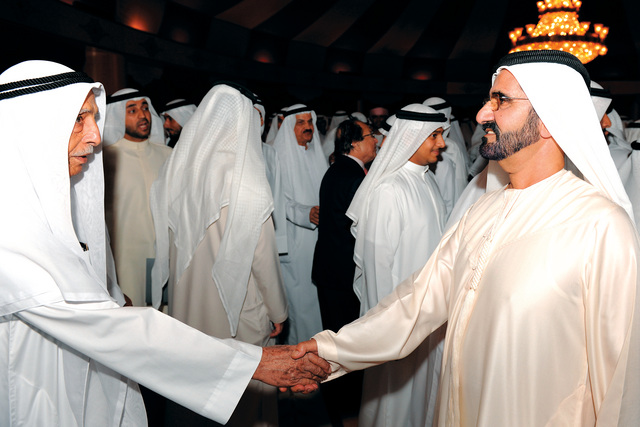 "محمد بن راشد يتلقى التهنئة من جمعة الماجد"