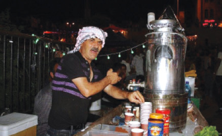 فلسطين.. استقبال رمضان بقلوب مطمئنة وجيوب خاوية