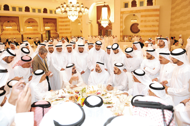 "وسموه يوجه الأكاديميين بغرس الروح الوطنية لدى الشباب"