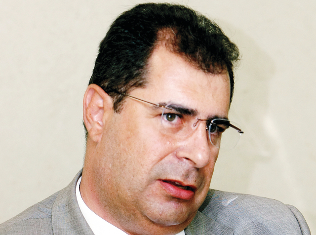 "نبيل فرحات"