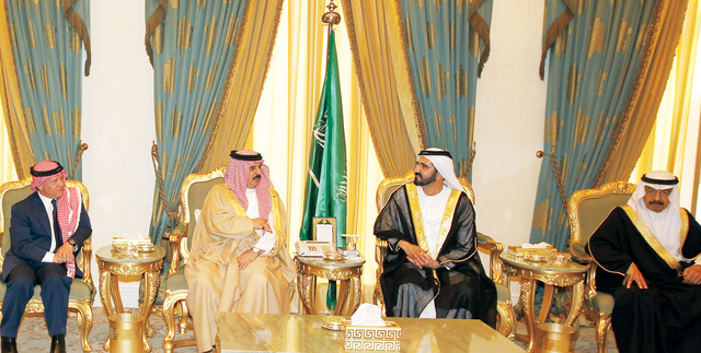 "محمد بن راشد وحمد بن عيسى وعبدالله بن الحسين وخليفة بن سلمان آل خليفة"