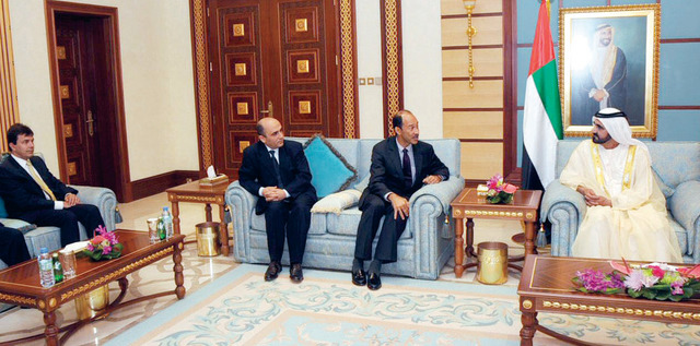"محمد بن راشد لدى استقباله سفراء أميركا وتونس وكولومبيا"