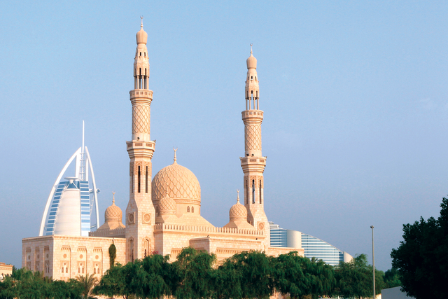 "مسجد قرقاش بأم سقيم مقابل برج العرب"