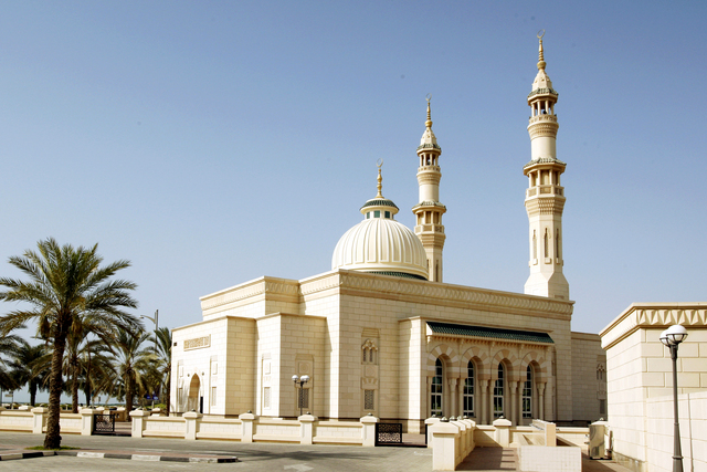 "مسجد الشيخ محمد بن راشد شارع الجميرا"