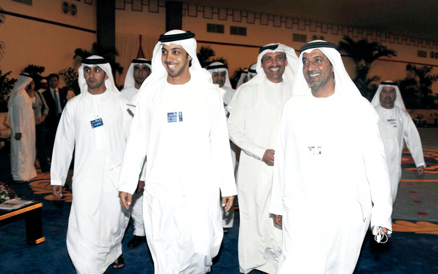 "منصور بن زايد واحمد بن سعيد خلال جولتهما في المعرض"