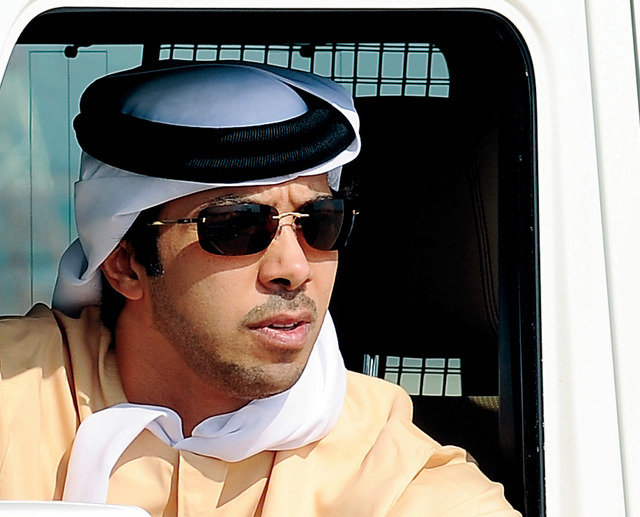 "منصور بن زايد يتابع السباق"