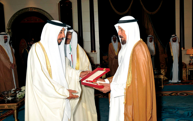 "خليفة يكرم أحمد خليفة السويدي"