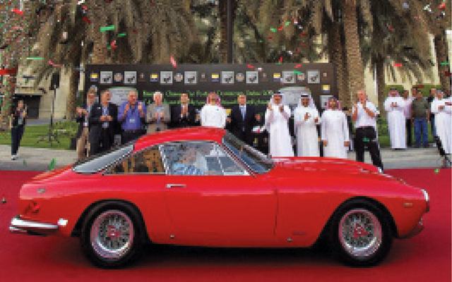 تكريم الفائزين بجوائز مهرجان الإمارات للسيارات الكلاسيكية