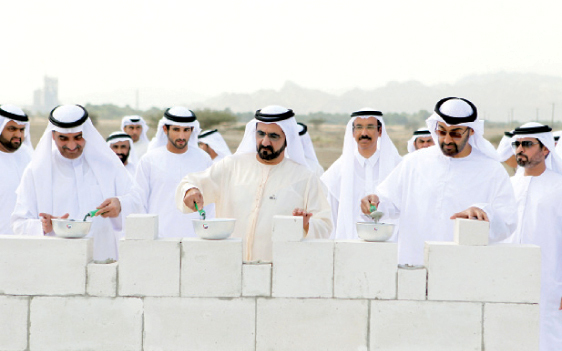 "محمد بن راشد وحمد الشرقي ومحمد بن زايد يضعون حجر الأساس للمشروع"