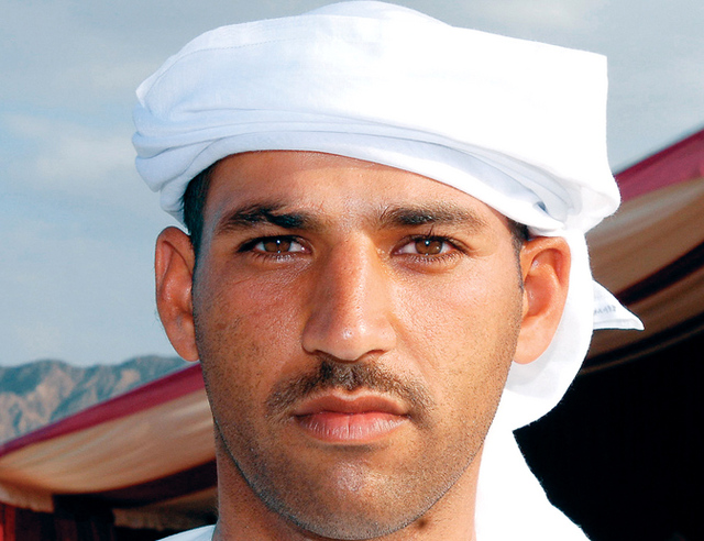 "علي راشد"