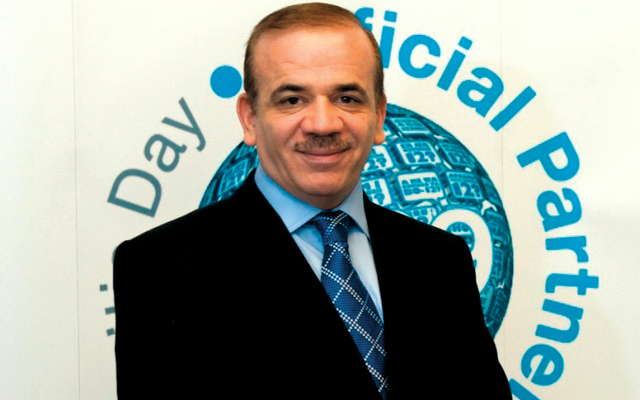 "د. عدنان أبوحمور"