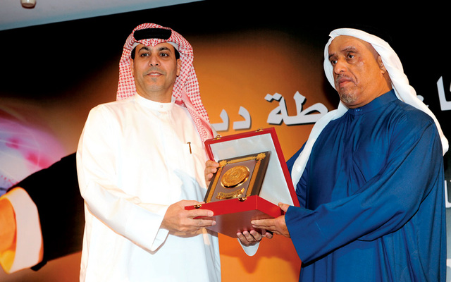 "ويكرم \"البيان\""