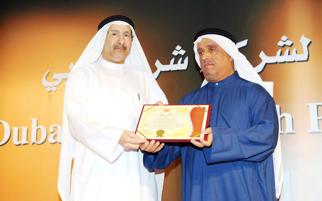 "ويكرم سلطان السويدي"