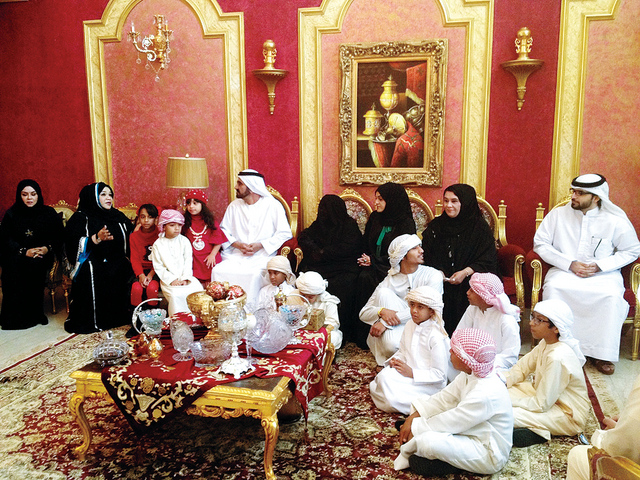 محمد بن راشد: شهادة شكر عرفاناً بعطاء الأم وفضلها في بناء الوطن