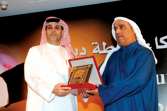 "ويكرم ظاعن شاهين"