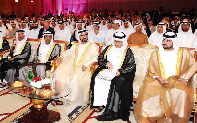 ".. وسموه يتابع عرضاً عن المشروع بحضور مكتوم بن محمد وأحمد بن سعيد وحشر بن مكتوم وسعيد الطاير"