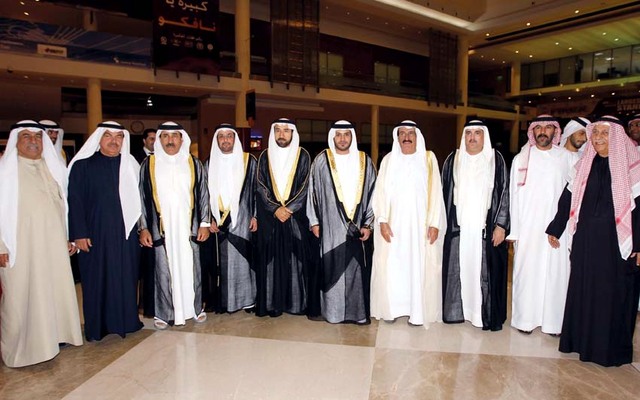 "محمد جمعة النابودة وسيف الشعفار ومحمد عيسى السويدي ونجله راشد وعدد من المدعوين خلال الحفل"