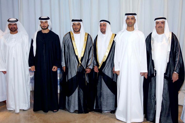 "عبدالله القاسمي ومحمد بن سعود وماجد بن محمد ومحمد عيسى السويدي ونجله راشد"