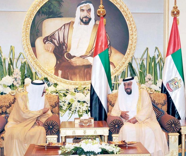 ".. وسموه في حديث مع المر"
