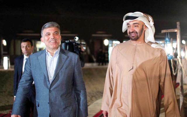 "محمد بن زايد يستقبل غول"