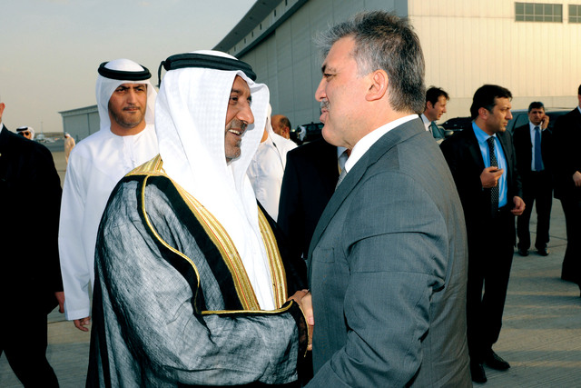 "عبدالله غول وفي وداعه أحمد بن سعيد"