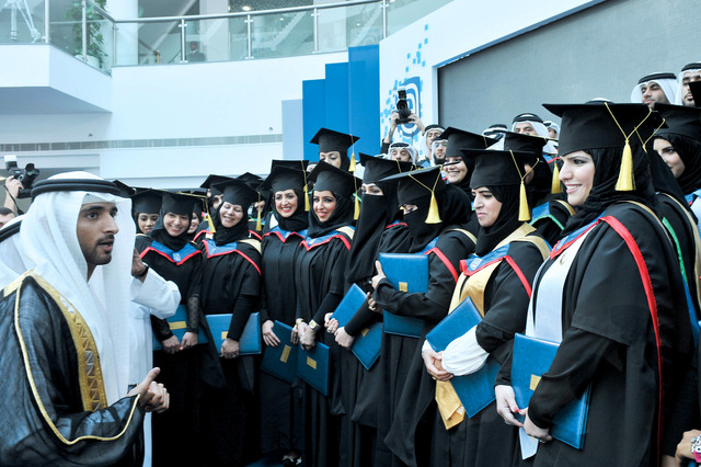".. وسموه يخاطب الخريجين"