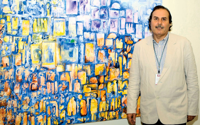 "باسم الساير مع مجاميعه"