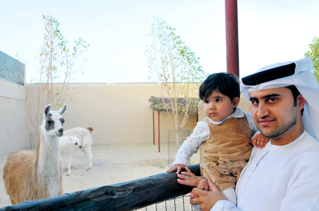 "حديقة الحيوان قبلة للأطفال والكبار"