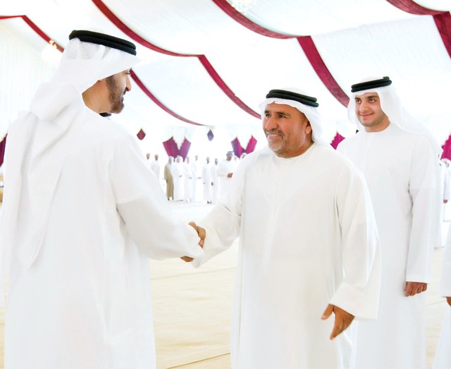 "محمد بن زايد يلتقي بالمواطنين في مجلسه بالذيد"