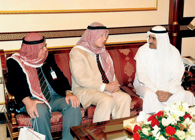 "حاكم الفجيرة يستقبل المجموعة"