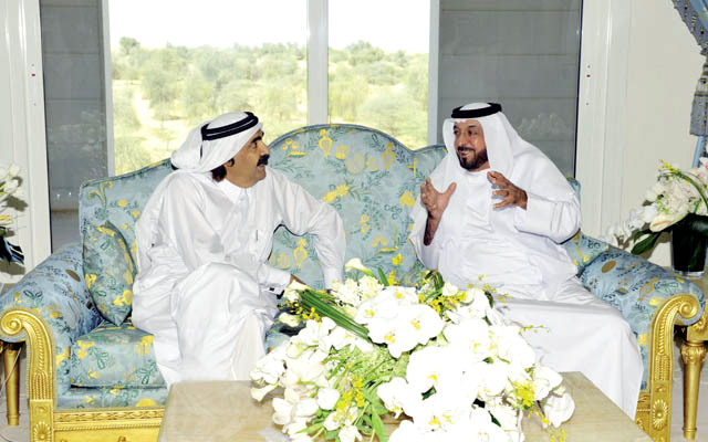 "خليفة وحمد آل ثاني خلال جلسة المباحثات"